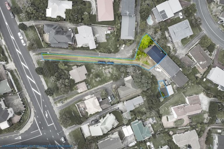 Photo of property in 2/220 East Coast Road, Forrest Hill, Auckland, 0620