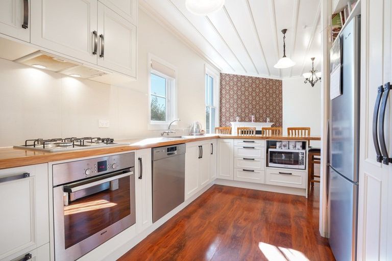 Photo of property in 5 Hunia Street, Marton, 4710