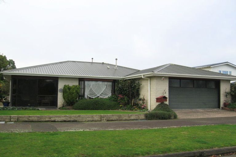 Photo of property in 31 Rangitane Street, Palmerston North, 4414