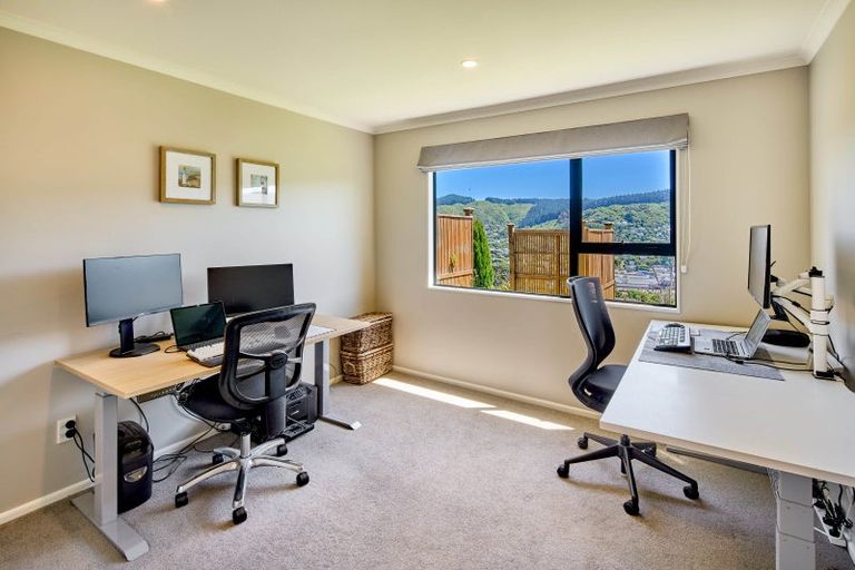 Photo of property in 122 Woodman Drive, Tawa, Wellington, 5028