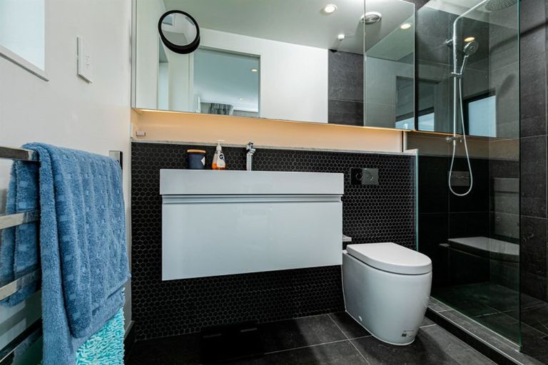 Photo of property in Sugar Lane Apartments, 5/31 Rawene Road, Birkenhead, Auckland, 0626