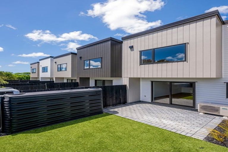 Photo of property in 5/721 Te Atatu Road, Te Atatu Peninsula, Auckland, 0610