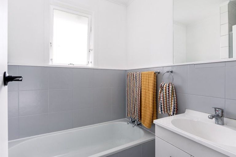 Photo of property in 24 Daphne Place, Outer Kaiti, Gisborne, 4010