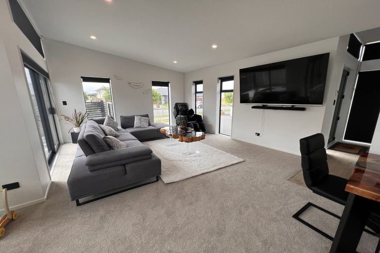 Photo of property in 24 Sarikei Avenue, Northwood, Christchurch, 8051