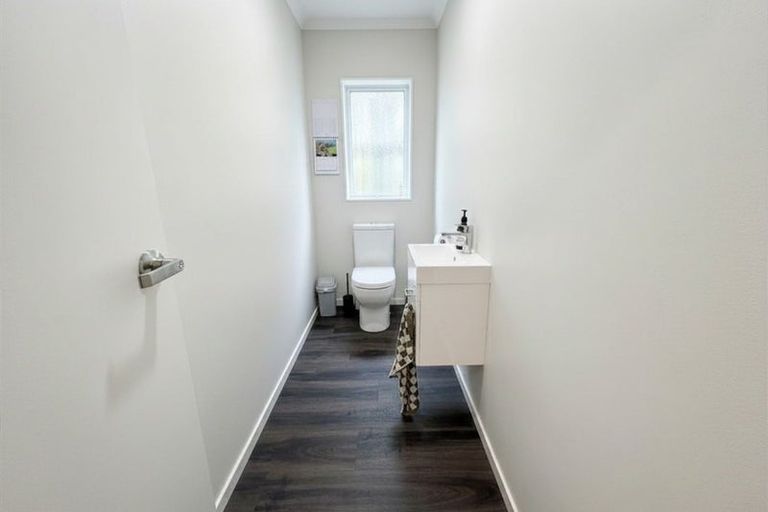 Photo of property in 34 Trelawny Terrace, Grenada Village, Wellington, 6037