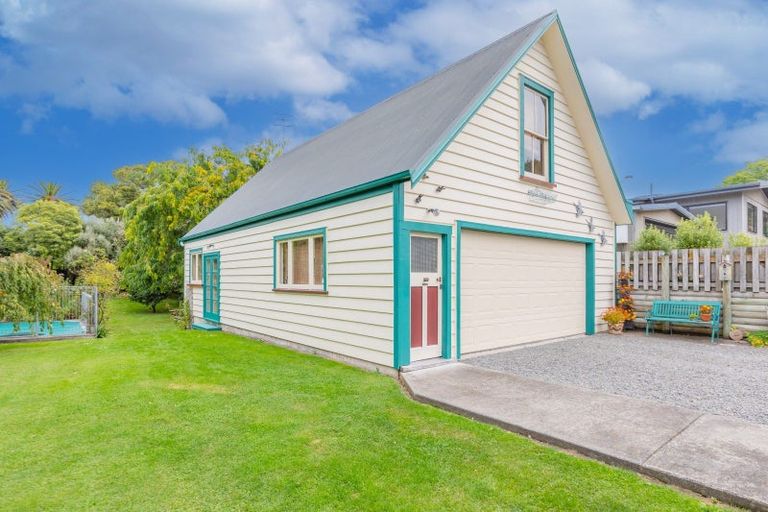 Photo of property in 3 Saint Marys Road, Waipukurau, 4200