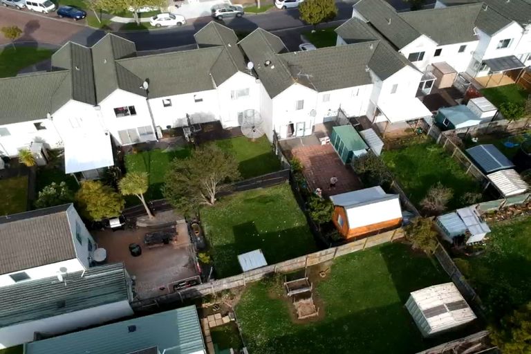 Photo of property in 25 Stephen Avenue, Henderson, Auckland, 0610