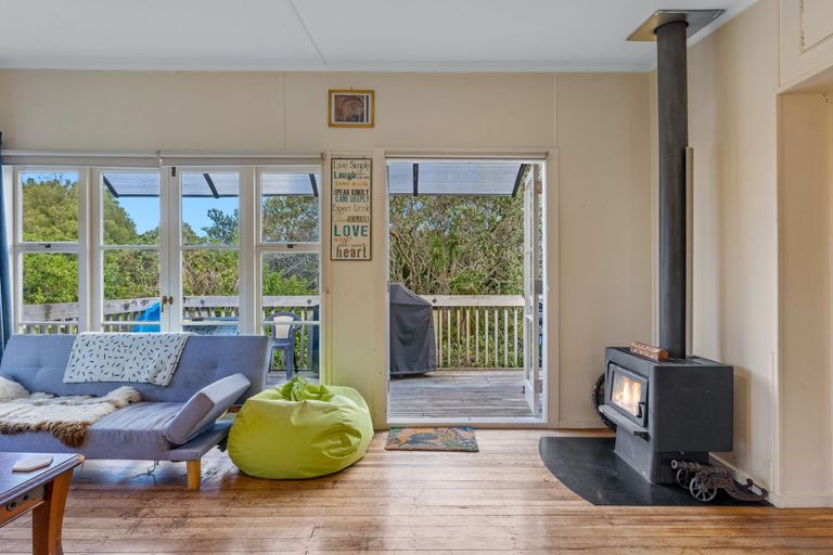 Photo of property in 83 Leigh Road, Leigh, Warkworth, 0985