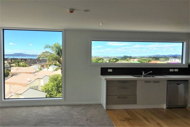 Photo of property in Bella Vista, 3g/84 Gunner Drive, Te Atatu Peninsula, Auckland, 0610