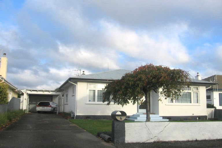 Photo of property in 7 Hobson Place, Takaro, Palmerston North, 4412