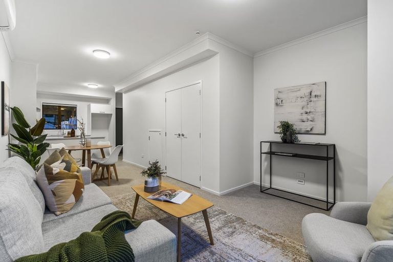 Photo of property in 43 Manarini Road, Westgate, Auckland, 0614