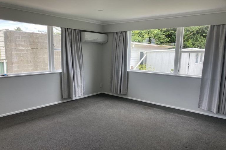 Photo of property in 17a Heather Grove, Fairfield, Lower Hutt, 5011