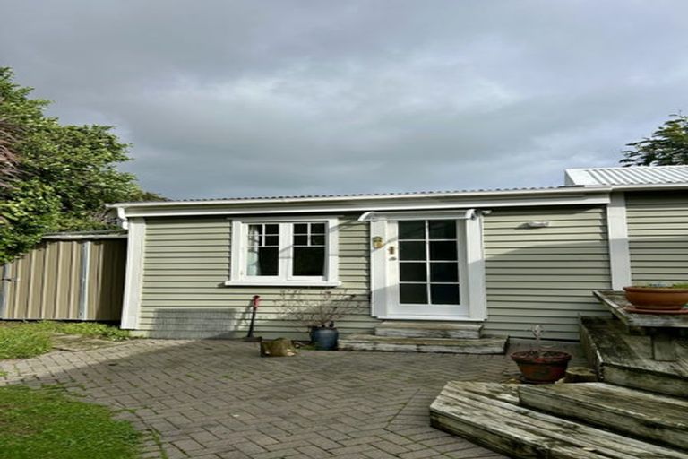 Photo of property in 13 Marine Parade, Eastbourne, Lower Hutt, 5013