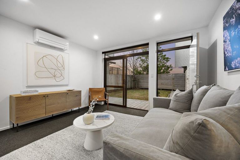 Photo of property in 13/15 Chivalry Road, Glenfield, Auckland, 0629