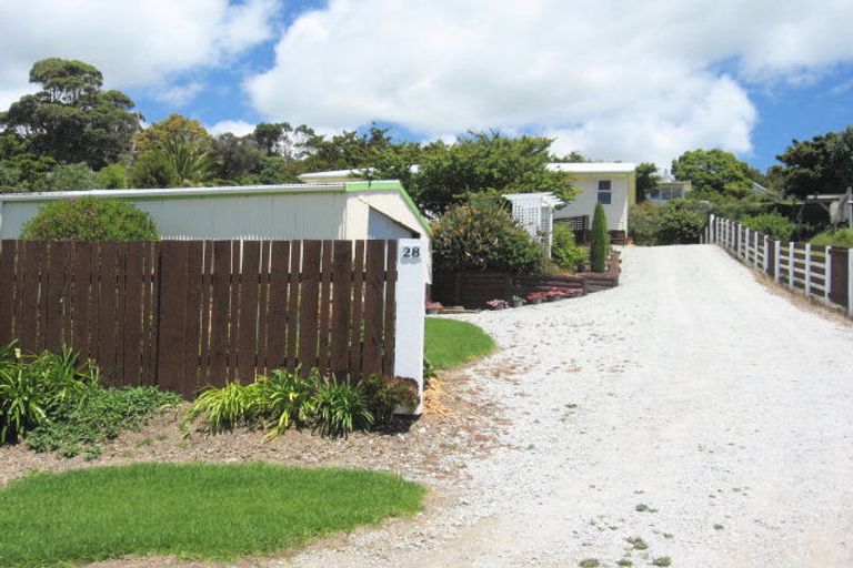 Photo of property in 28 Leslie Road, Cable Bay, 0420