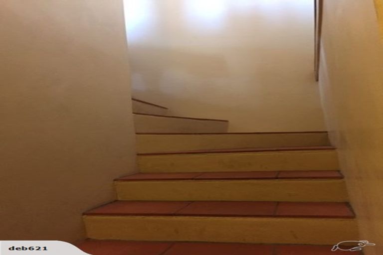 Photo of property in 1 Edge Hill, Mount Victoria, Wellington, 6011