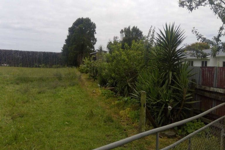 Photo of property in 18 Arthur Road, Paraite, New Plymouth, 4373