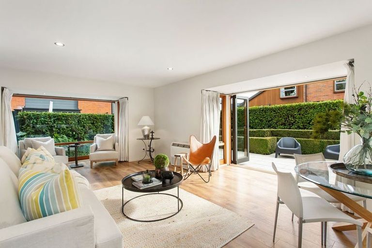 Photo of property in 114b Memorial Avenue, Burnside, Christchurch, 8053