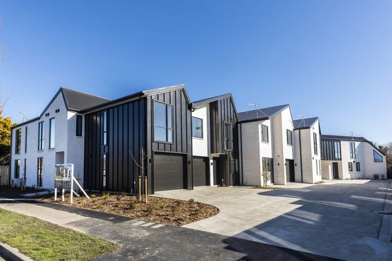 Photo of property in 4/133 Blighs Road, Strowan, Christchurch, 8052