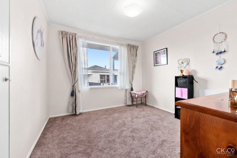 Photo of property in 22 Denver Grove, Totara Park, Upper Hutt, 5018
