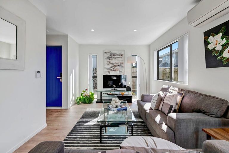 Photo of property in 4 William Bayes Place, Red Beach, 0932