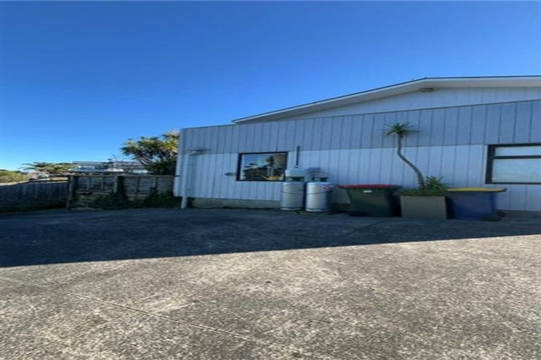 Photo of property in 158 Carlisle Road, Northcross, Auckland, 0632