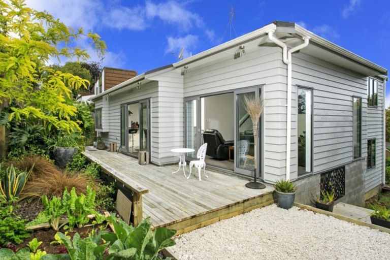 Photo of property in 74a Stanaway Street, Hillcrest, Auckland, 0627