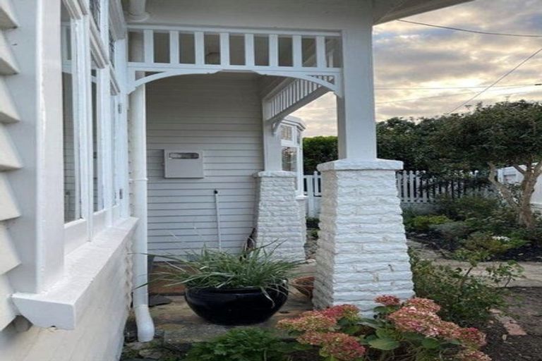 Photo of property in 57 Nevay Road, Miramar, Wellington, 6022