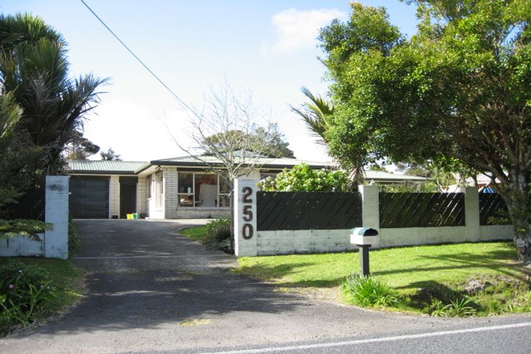 Photo of property in 250 Forest Hill Road, Waiatarua, Auckland, 0612
