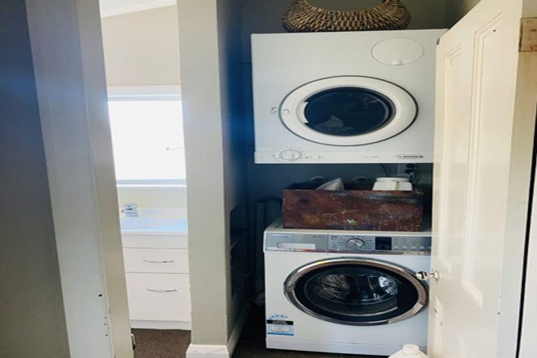 Photo of property in 61 Herald Street, Berhampore, Wellington, 6023