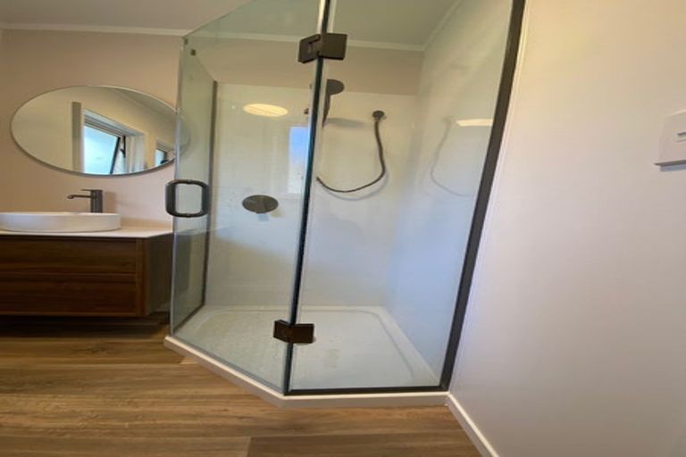 Photo of property in 2/1 Evelyn Place, Hillcrest, Auckland, 0627