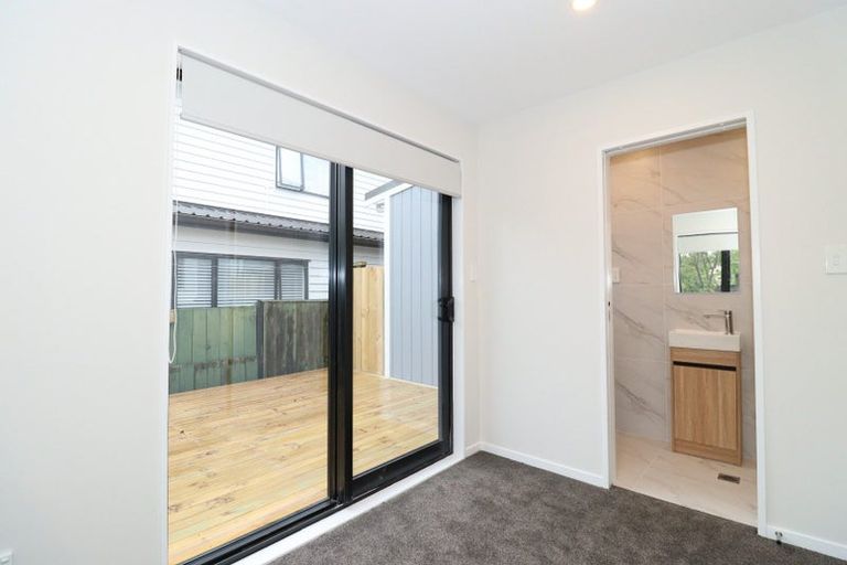 Photo of property in 14b Gulf Crest, Bucklands Beach, Auckland, 2012