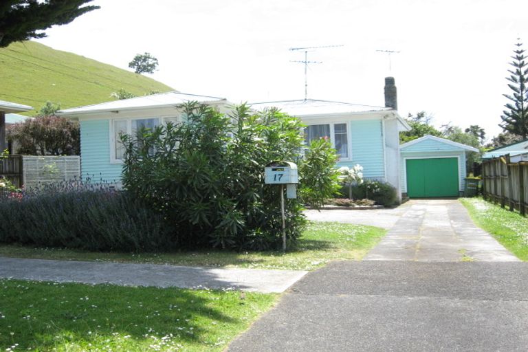 Photo of property in 17 Putini Road, Mangere Bridge, Auckland, 2022