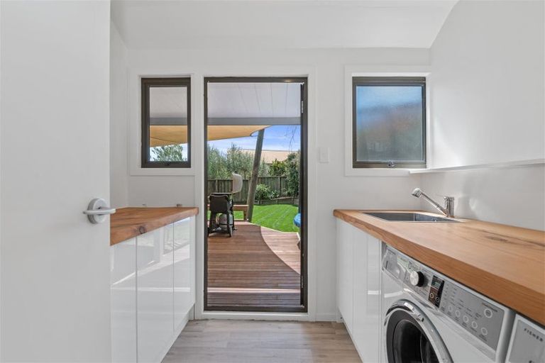 Photo of property in 12 Waitawa Place, Lynmore, Rotorua, 3010