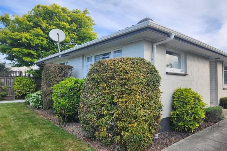 Photo of property in 71 Bretts Road, St Albans, Christchurch, 8052