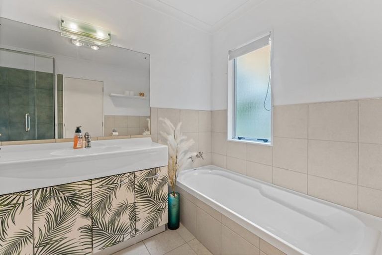 Photo of property in 23d Jelas Road, Red Beach, 0932