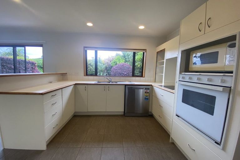Photo of property in 2/32 Riverside Road, Orewa, 0931