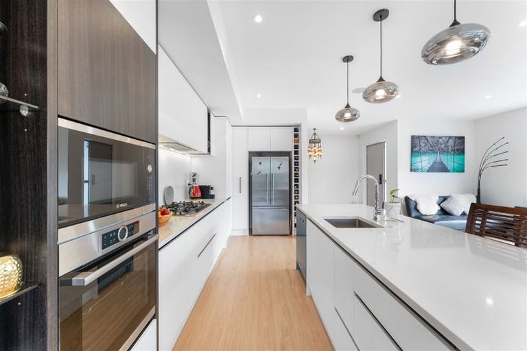 Photo of property in 4 Kauri Grove Drive, Kumeu, 0810