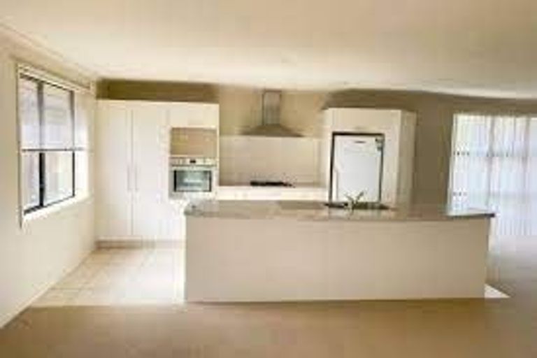 Photo of property in 18 Winchester Place, Rototuna North, Hamilton, 3210