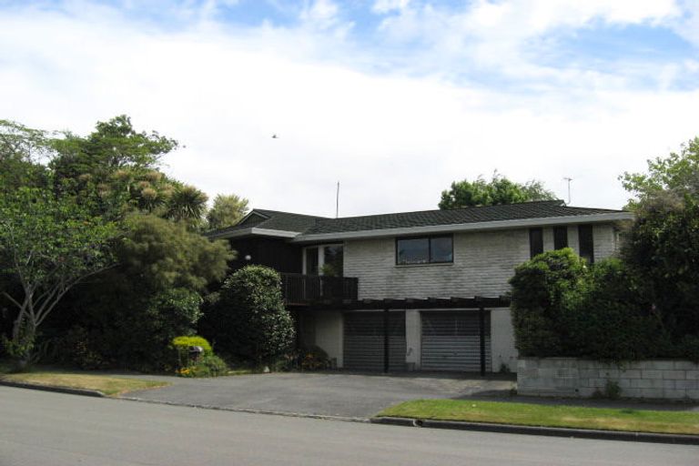 Photo of property in 4 Hillcrest Place, Avonhead, Christchurch, 8042