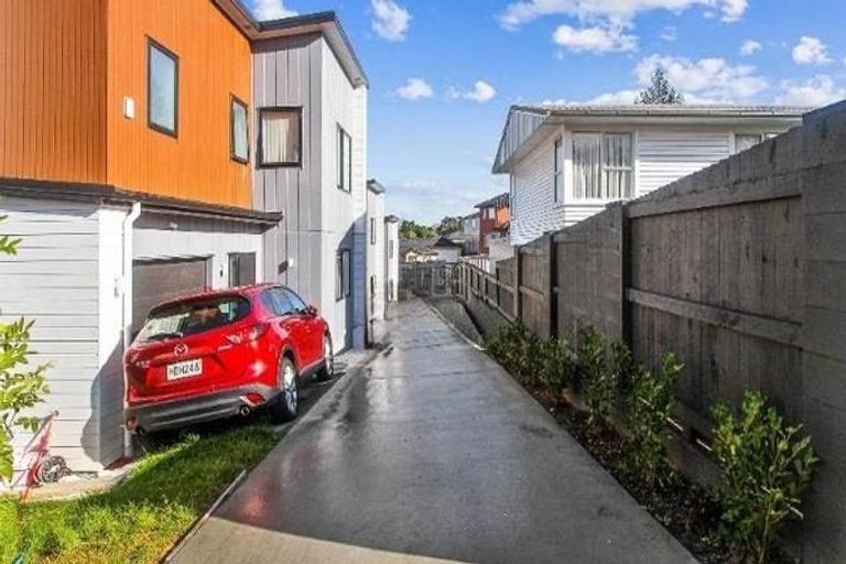Photo of property in 21d Andrew Road, Howick, Auckland, 2010