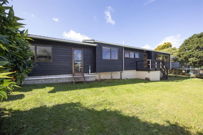 Photo of property in 11 Marlin Street, West Harbour, Auckland, 0618