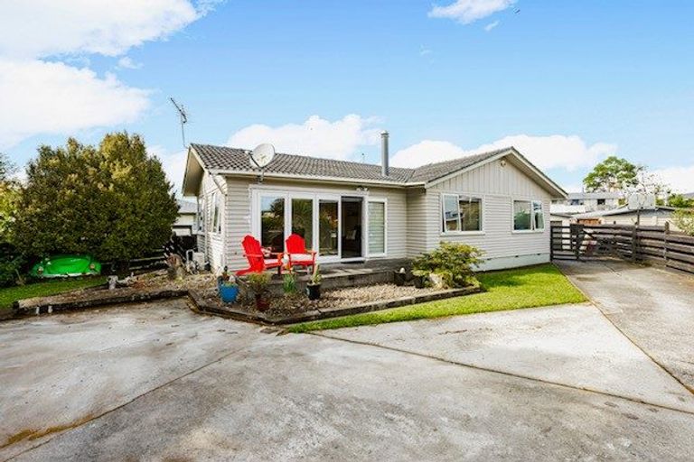 Photo of property in 10 Tatariki Street, Rosehill, Papakura, 2113