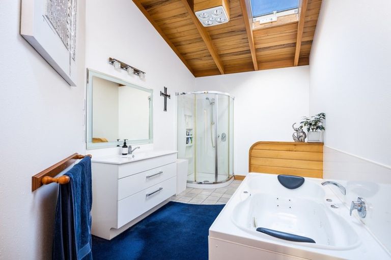 Photo of property in 50 Whiteley Street, Moturoa, New Plymouth, 4310