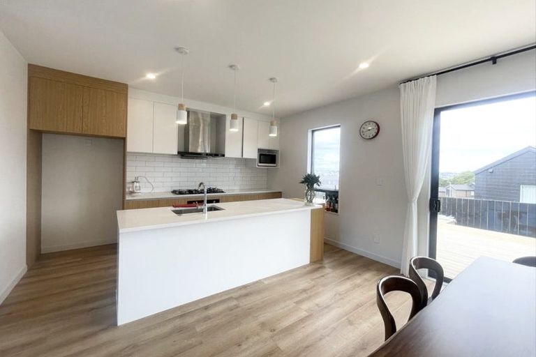 Photo of property in 15 Arawaru Avenue, Wainui, Silverdale, 0992