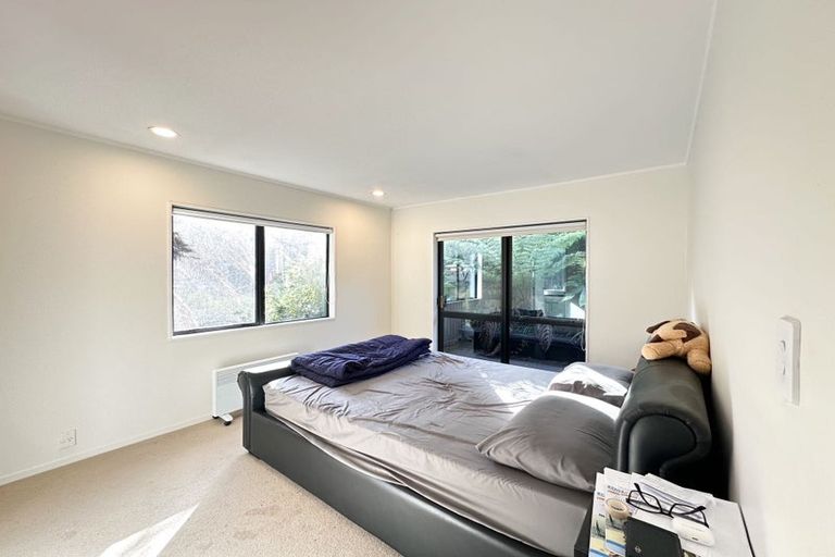 Photo of property in 4/6 Honeysuckle Lane, Mairangi Bay, Auckland, 0630