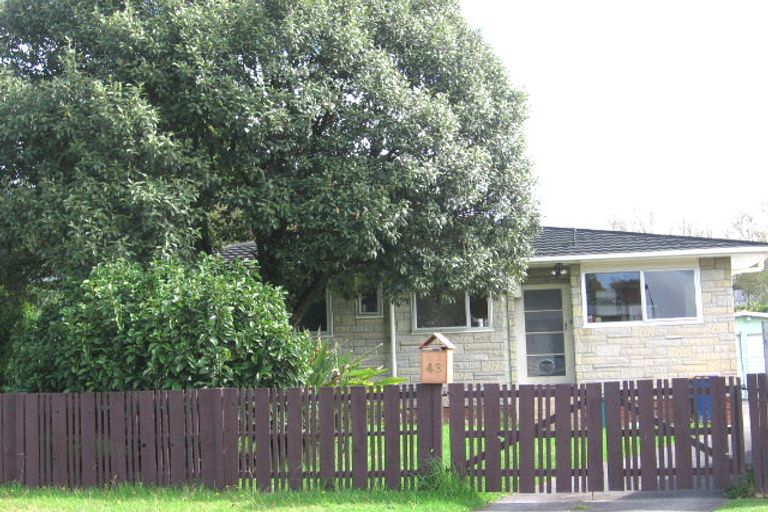 Photo of property in 43 Chilcott Road, Henderson, Auckland, 0612