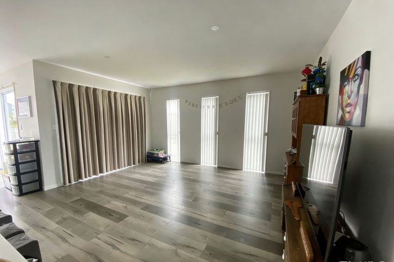 Photo of property in 11 Raymond Grace Avenue, Huapai, Kumeu, 0810