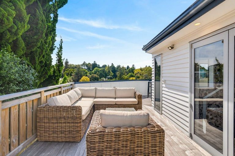 Photo of property in 7 Enfield Road, Hospital Hill, Napier, 4110