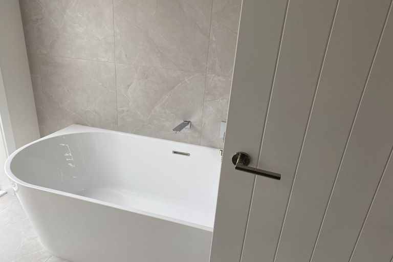 Photo of property in 2 Grove Lane, Omokoroa, 3114